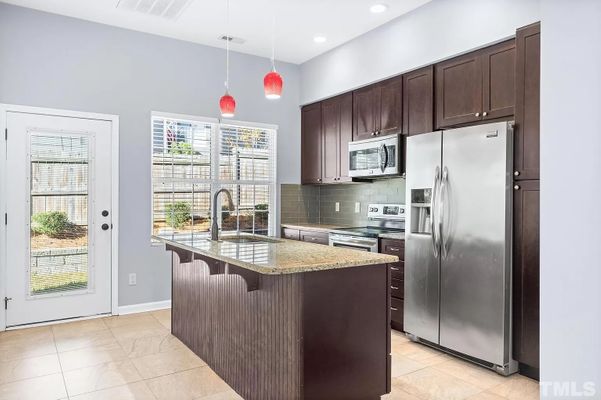 Pineland Cir, Raleigh, NC listing photo