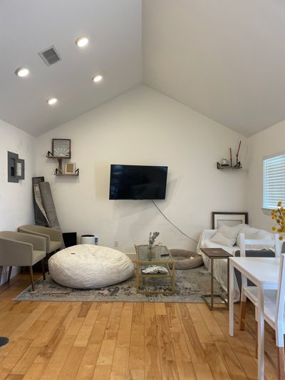 E 52nd St, Austin, TX listing photo