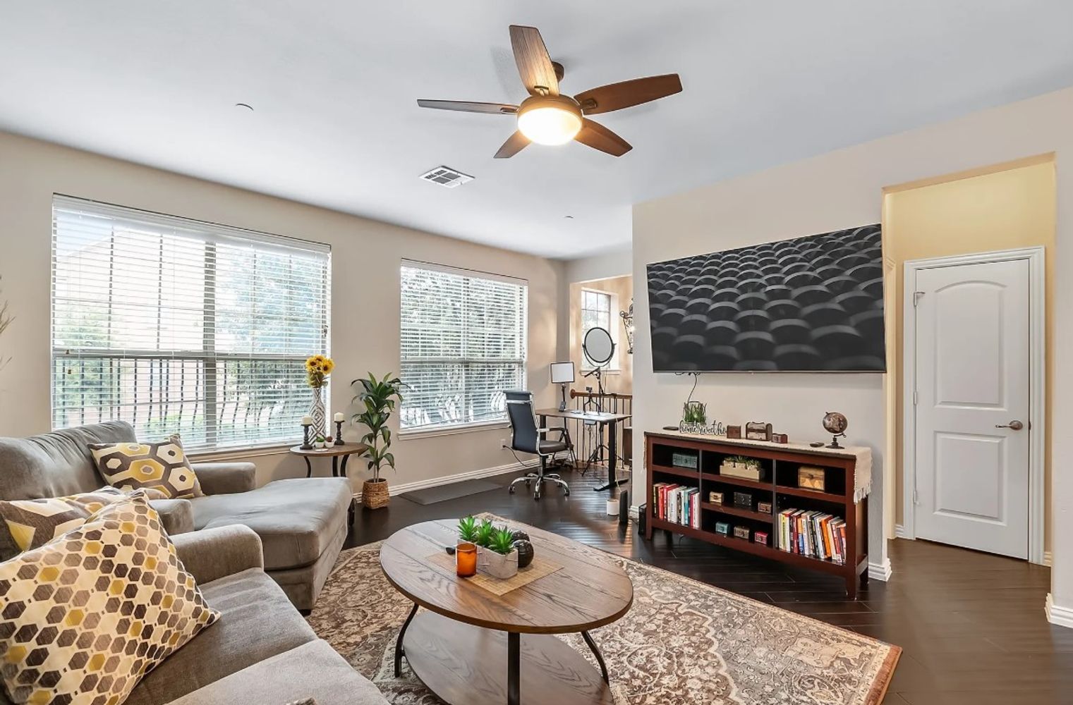 Chase Ln, Irving TX 75063 on Alcove
