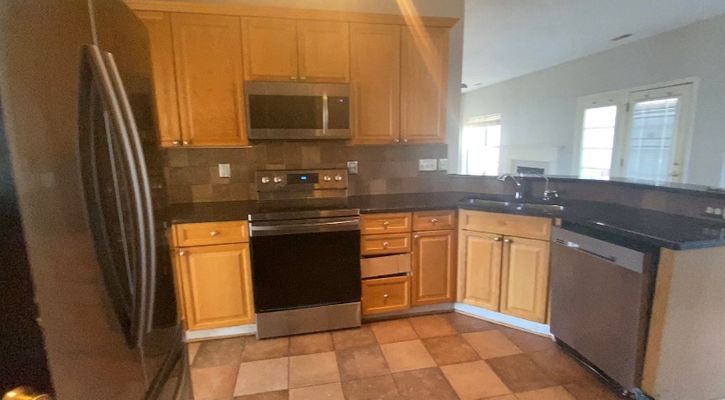 Hampton Pl Dr, Charlotte, NC listing photo