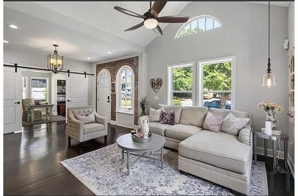 Dill Ave Sw listing photo