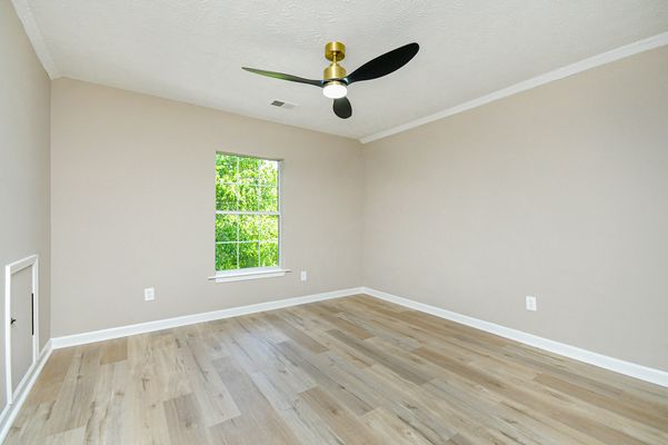 Brown Dr listing photo