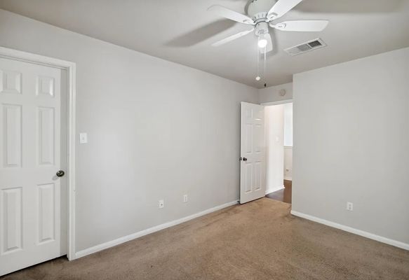 Narrow Glen Pkwy, Austin, TX listing photo