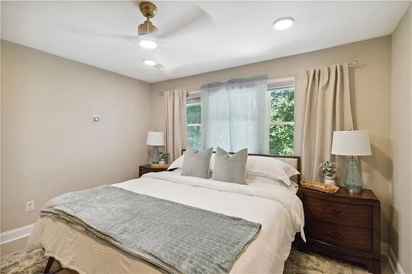 Glenwhite Dr listing photo