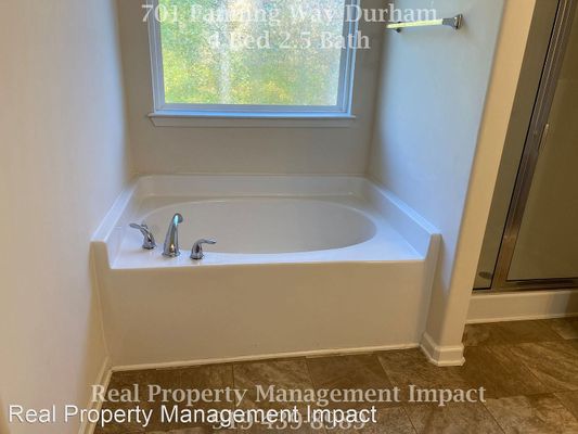 Fanning Way, Durham, NC listing photo