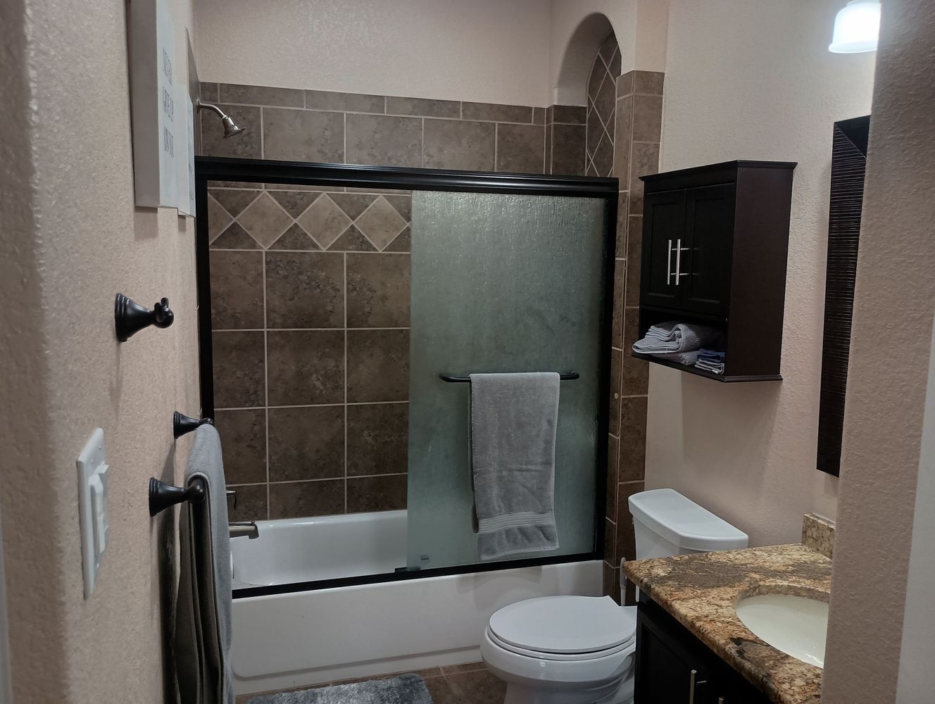 Co-living rooms at Arabian King, Converse TX 78109 on Alcove