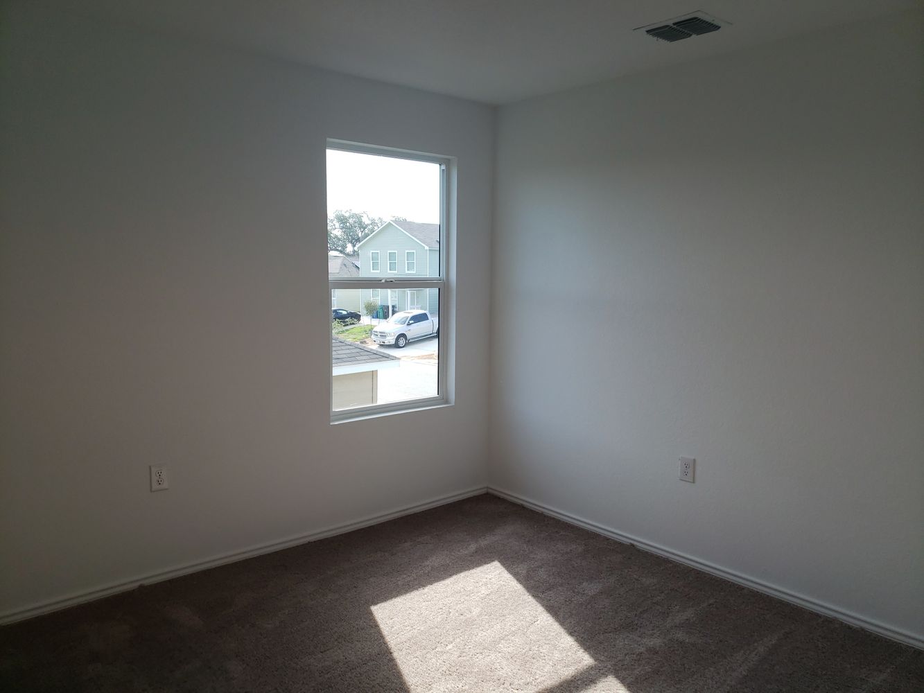 Co-living rooms at Janzen Rd, San Antonio TX 78221 on Alcove