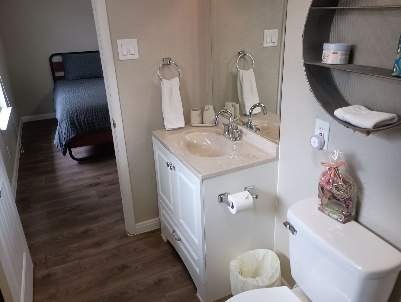 Co-living rooms at N PanAm Expy, San Antonio TX 78208 on Alcove