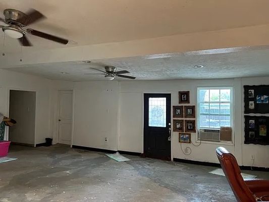 Salerno Dr listing photo