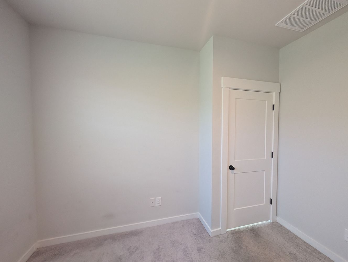 Co-living rooms at Munsing Dr, Charlotte NC 28269 on Alcove