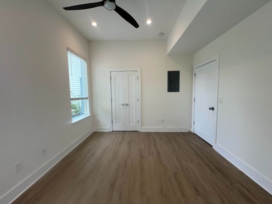 Custer Ave Se listing photo