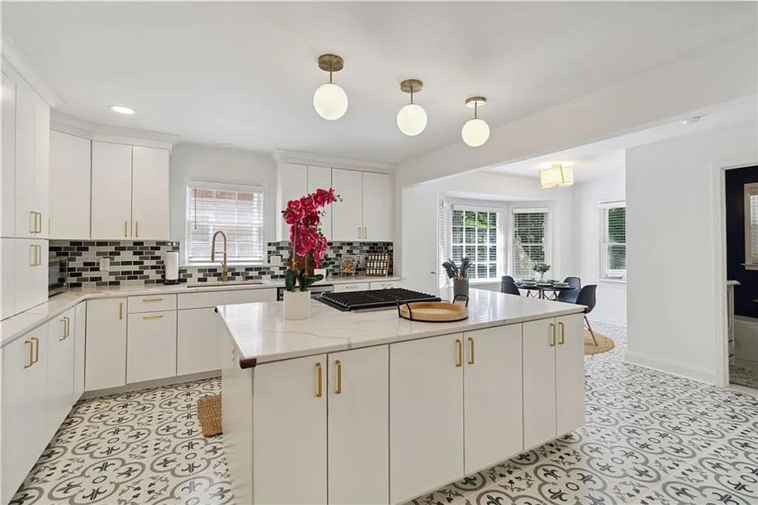Glenwhite Dr, Duluth GA 30096 on Alcove