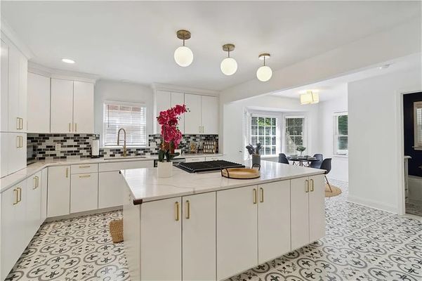 Glenwhite Dr listing photo