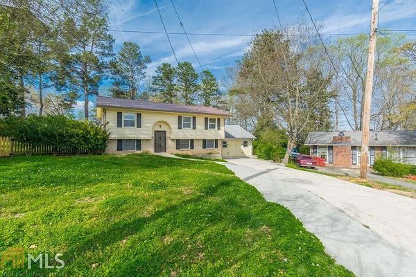 Reba Rd listing photo