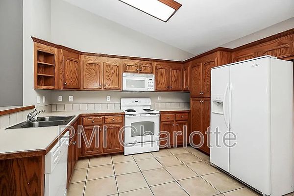 S Ridge Ave listing photo