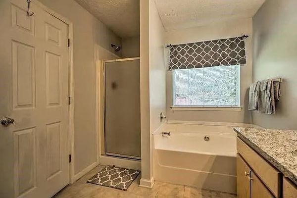 Oak Dr listing photo