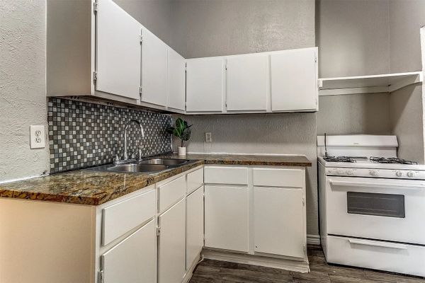 S Vernon Ave listing photo