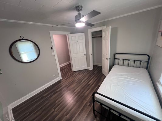 W Monroe St listing photo