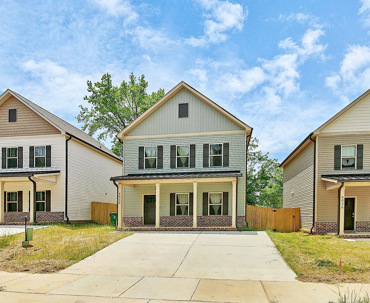 Hunters Crossing Ln, Charlotte NC 28215 on Alcove