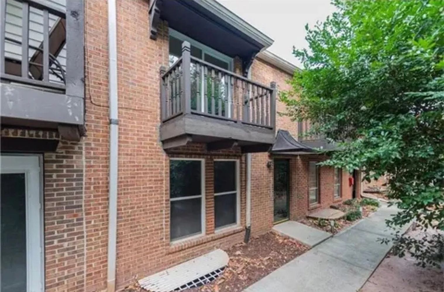 Cardigan Cir, Sandy Springs GA 30328 on Alcove