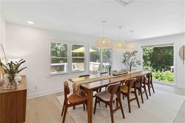 Glenwhite Dr listing photo