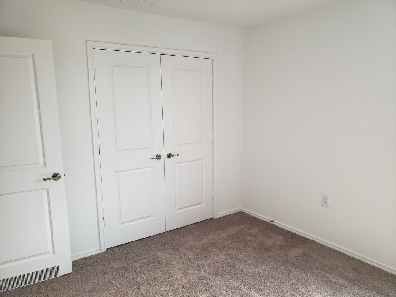 Co-living rooms at Janzen Rd, San Antonio TX 78221 on Alcove