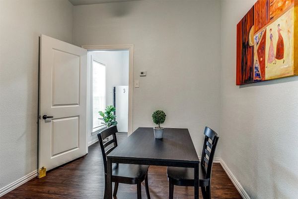 S Vernon Ave listing photo