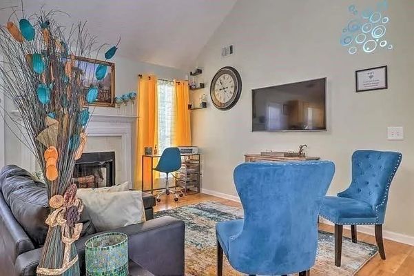 Oak Dr listing photo