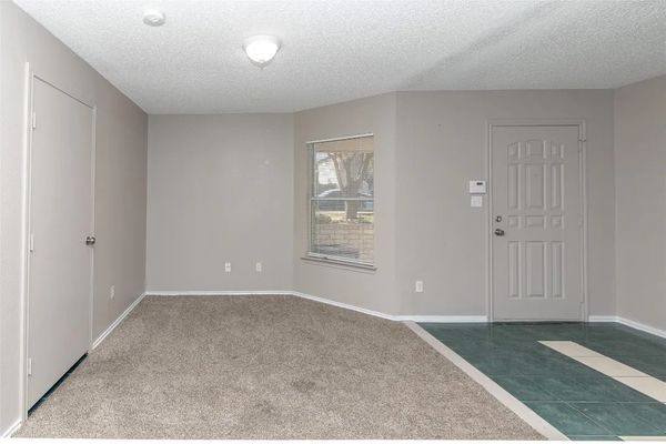 Heyerdahl Dr listing photo