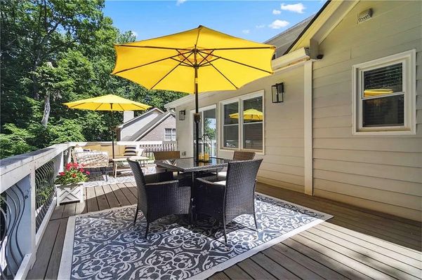 Glenwhite Dr listing photo