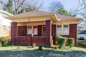 Holderness St SW, Atlanta GA 30310 on Alcove