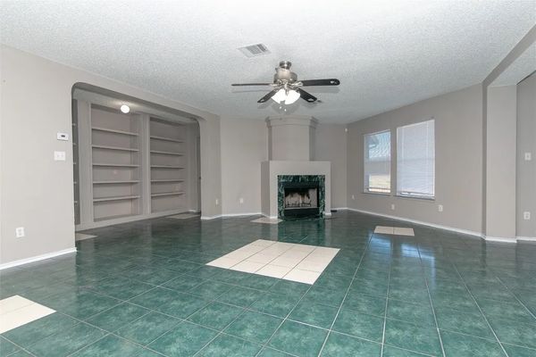 Heyerdahl Dr listing photo