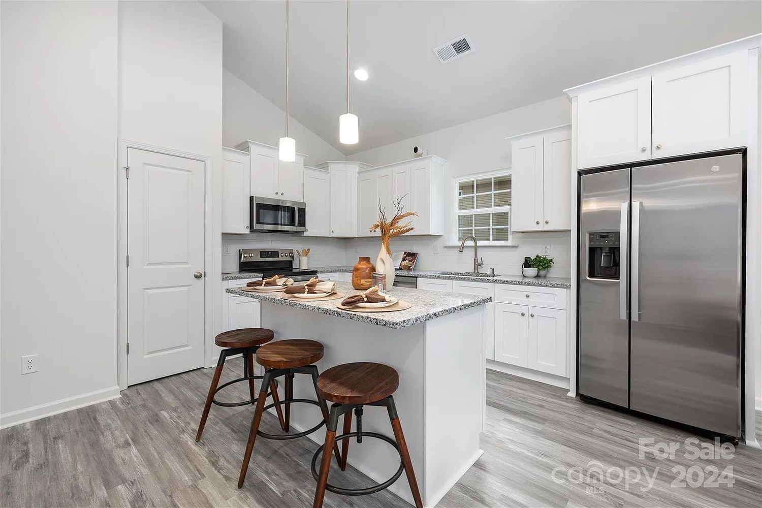 Oakwood Rd, Charlotte NC 28269 on Alcove