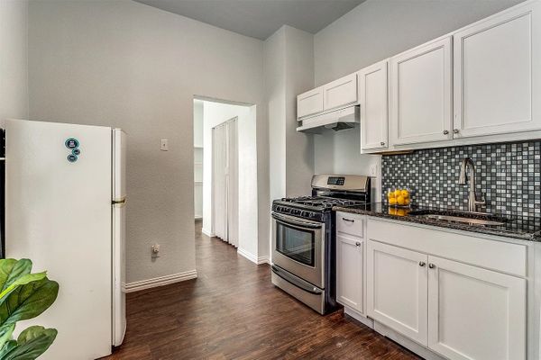 S Vernon Ave listing photo