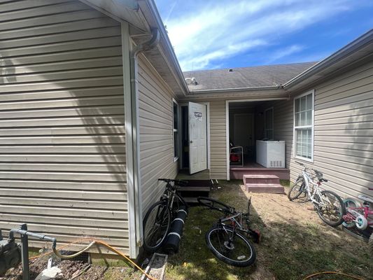 Beck St listing photo