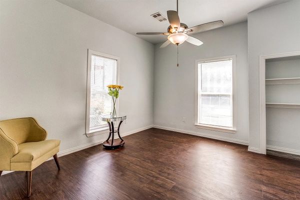 S Vernon Ave listing photo