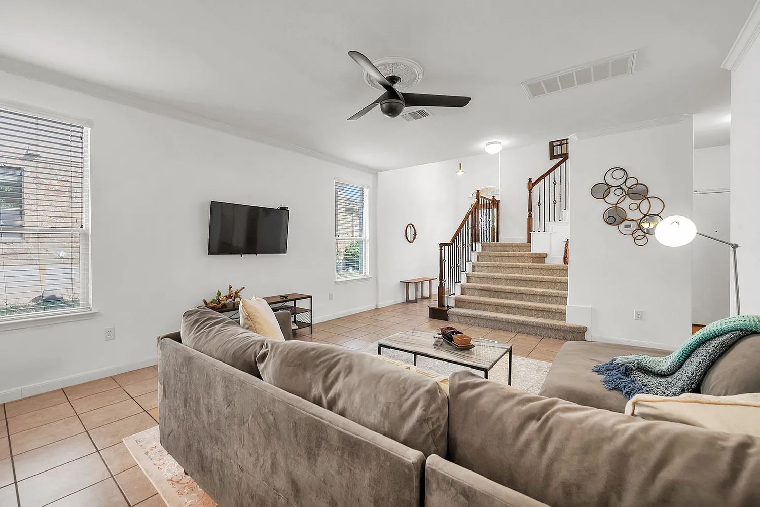 S Meadowlark St, Lakeway TX 78734 on Alcove