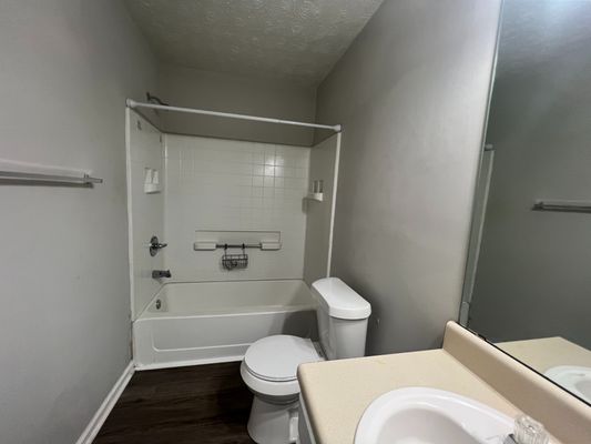 Waldrop Ln listing photo