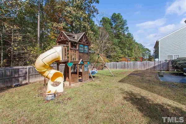 Autumn Leaf Ln, Durham, NC listing photo