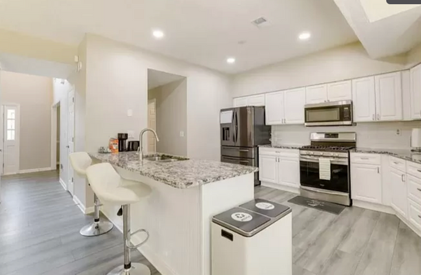 Woodstone Dr listing photo
