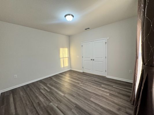 Bedrock Rd listing photo