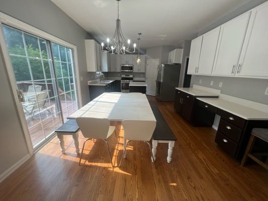 Abby Knoll Dr listing photo