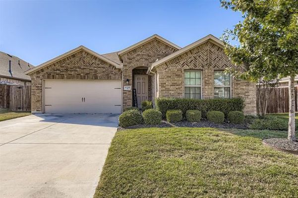 Broad Bay Ln, Fort Worth, TX listing photo