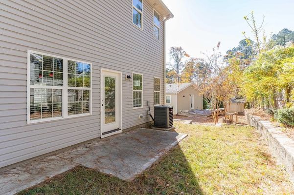 Pineland Cir, Raleigh, NC listing photo