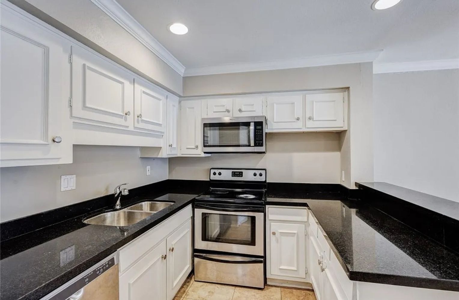 Fleetwood Oaks Ave, Dallas 75235 on Alcove