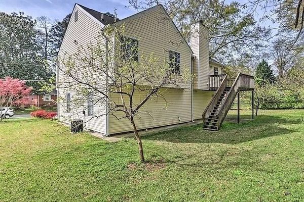 Oak Dr listing photo
