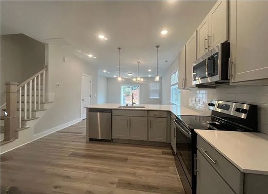 Old Grove Ln listing photo