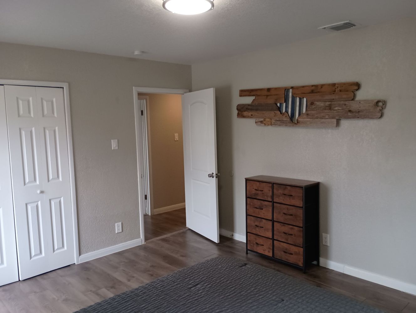 Co-living rooms at N PanAm Expy, San Antonio TX 78208 on Alcove