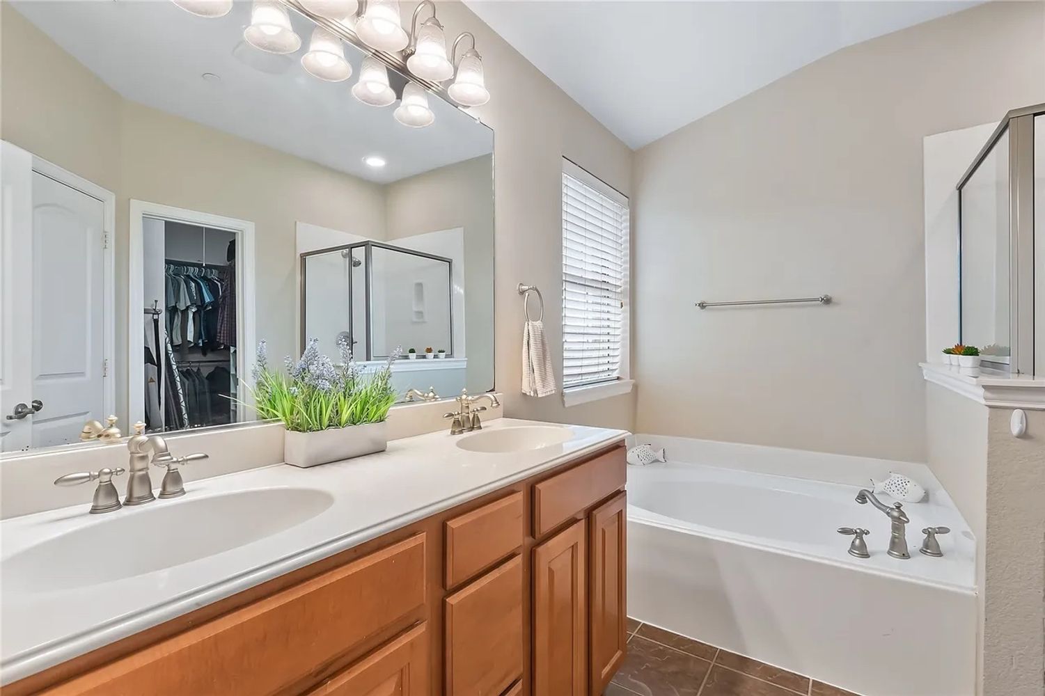 Chase Ln, Irving TX 75063 on Alcove