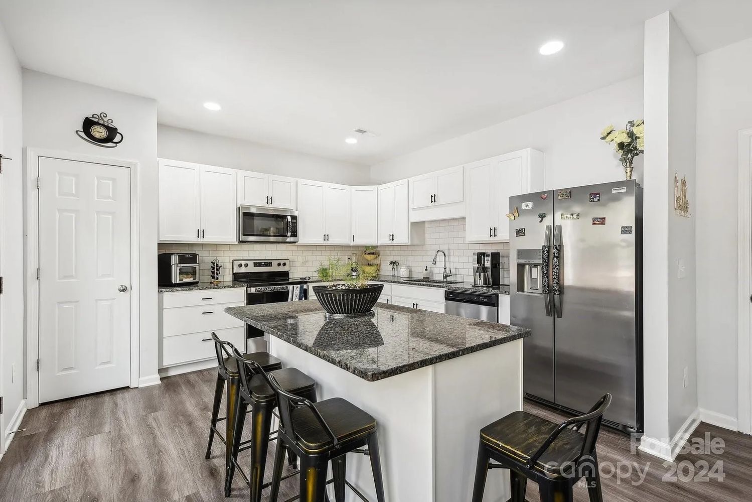 Denbur Dr, Charlotte NC 28215 on Alcove